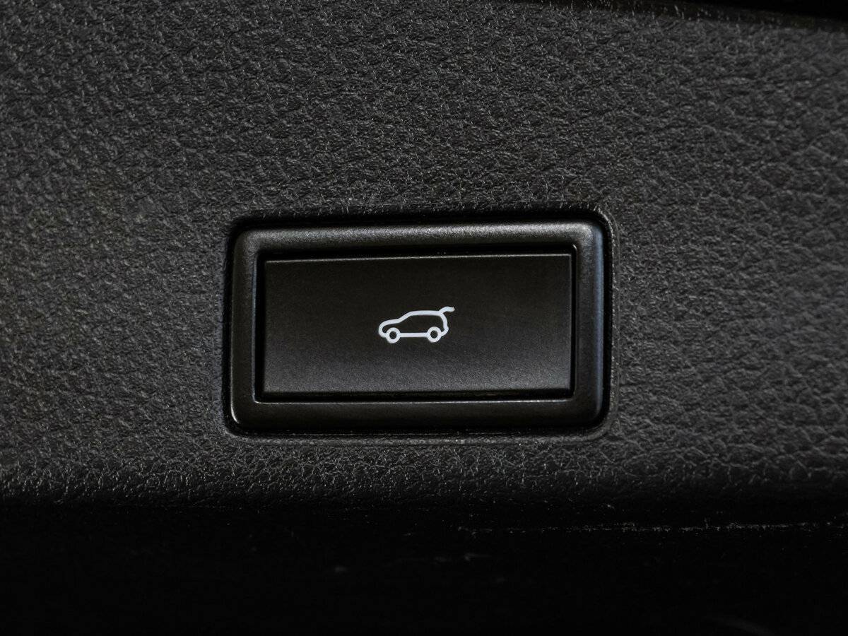 Volkswagen Touareg с пробегом — 2015 год. Фото: #25