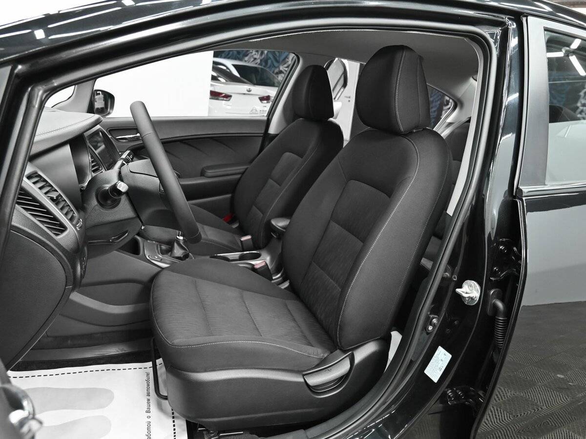 Kia Cerato с пробегом — 2015 год. Фото: #5