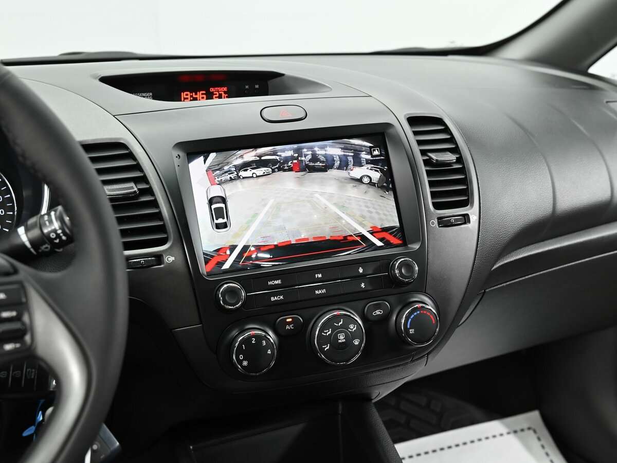 Kia Cerato с пробегом — 2015 год. Фото: #11