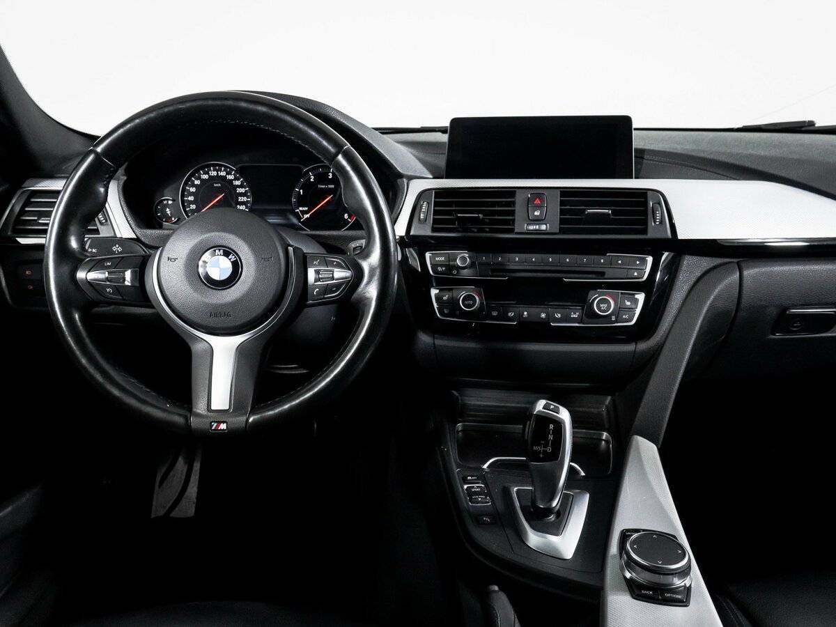 BMW 3 серии с пробегом — 2018 год. Фото: #10