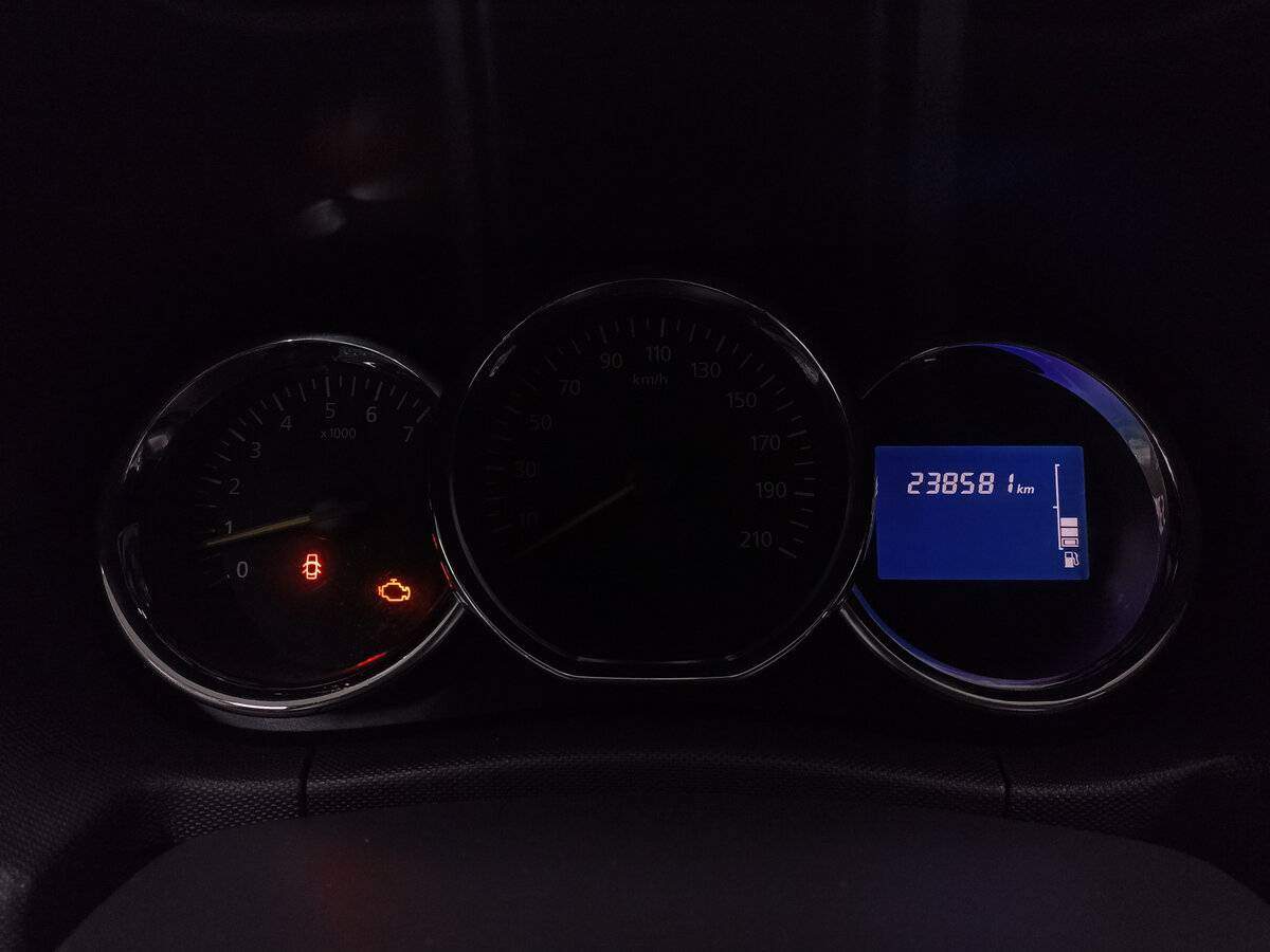 Renault Duster с пробегом — 2015 год. Фото: #12