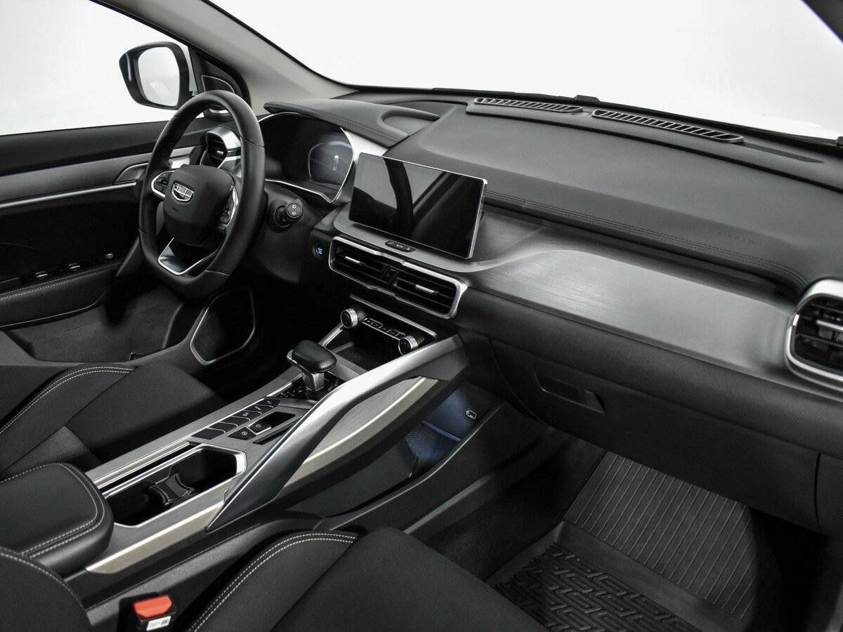 Geely Coolray с пробегом — 2023 год. Фото: #12