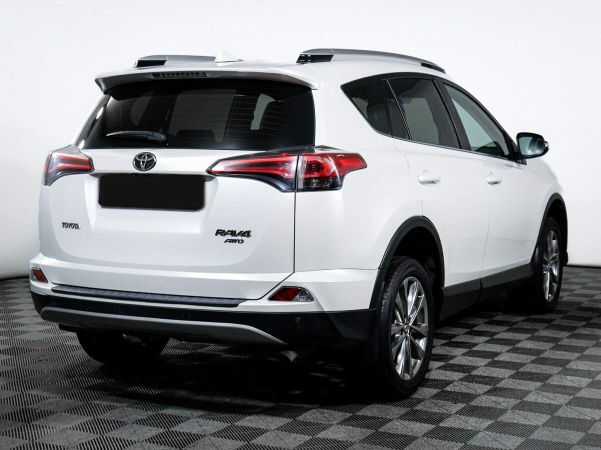 Toyota RAV4 с пробегом — 2018 год. Фото: #4