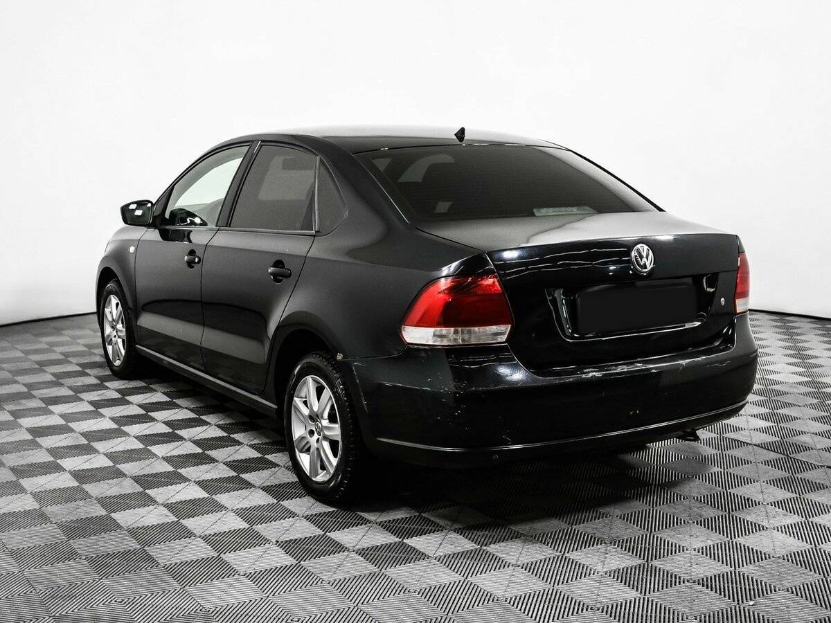 Volkswagen Polo с пробегом — 2012 год. Фото: #6