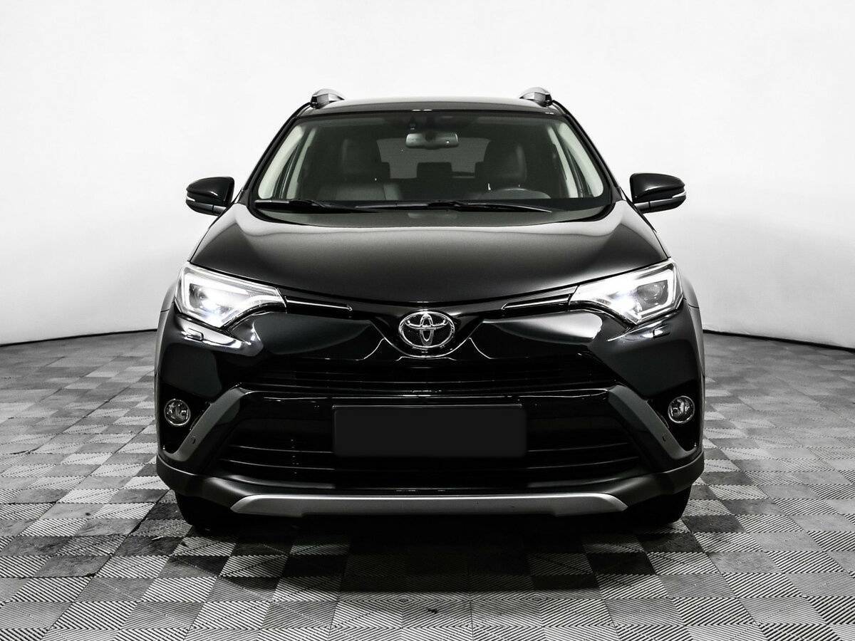Toyota RAV4 с пробегом — 2017 год. Фото: #1