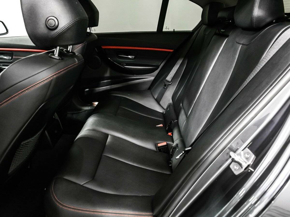 BMW 3 серии с пробегом — 2015 год. Фото: #11