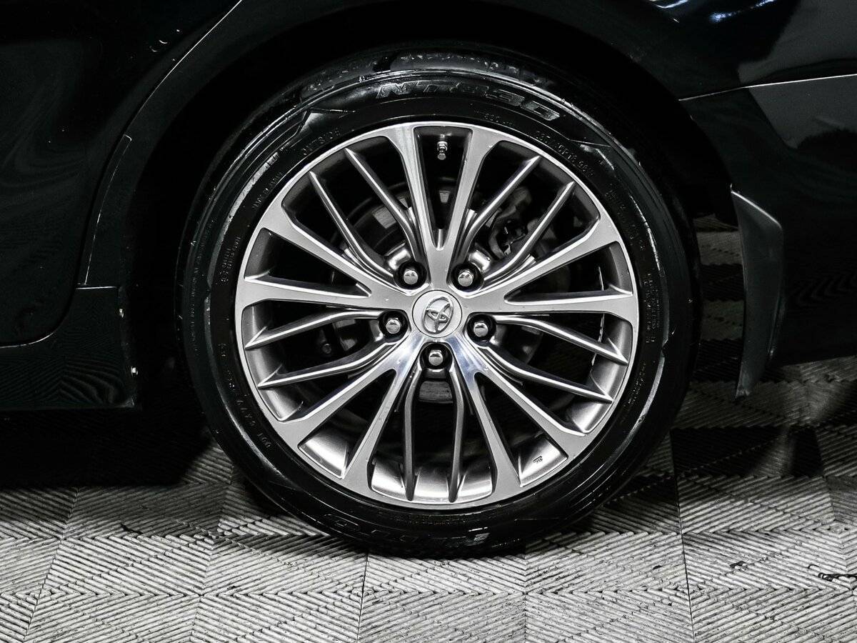 Toyota Camry с пробегом — 2019 год. Фото: #13