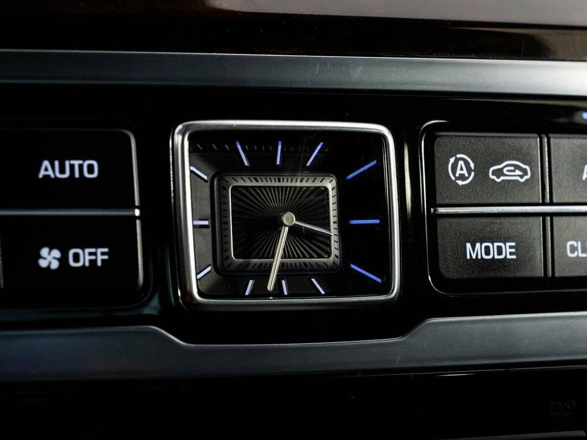 Hyundai Equus с пробегом — 2015 год. Фото: #17