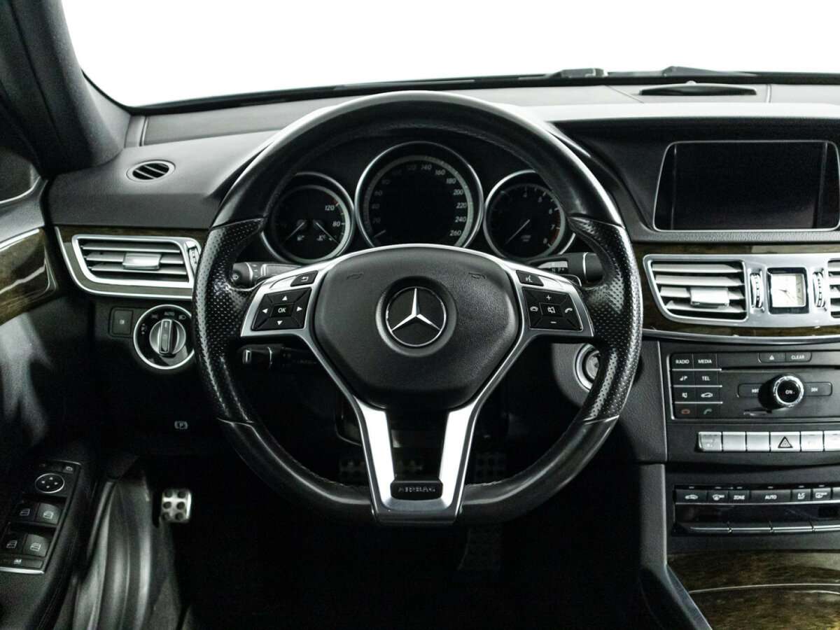 Mercedes-Benz E-Класс с пробегом — 2015 год. Фото: #17