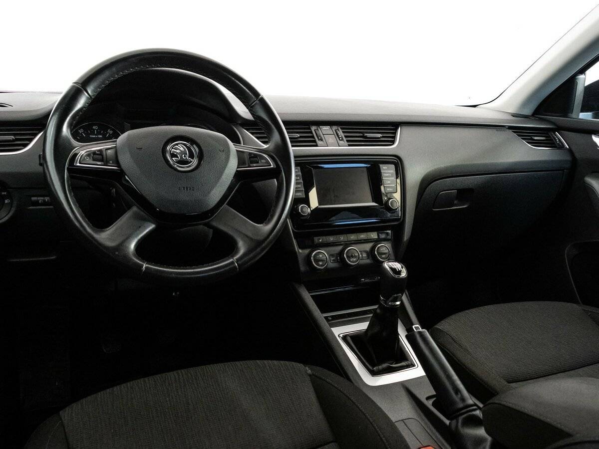 Skoda Octavia с пробегом — 2013 год. Фото: #10
