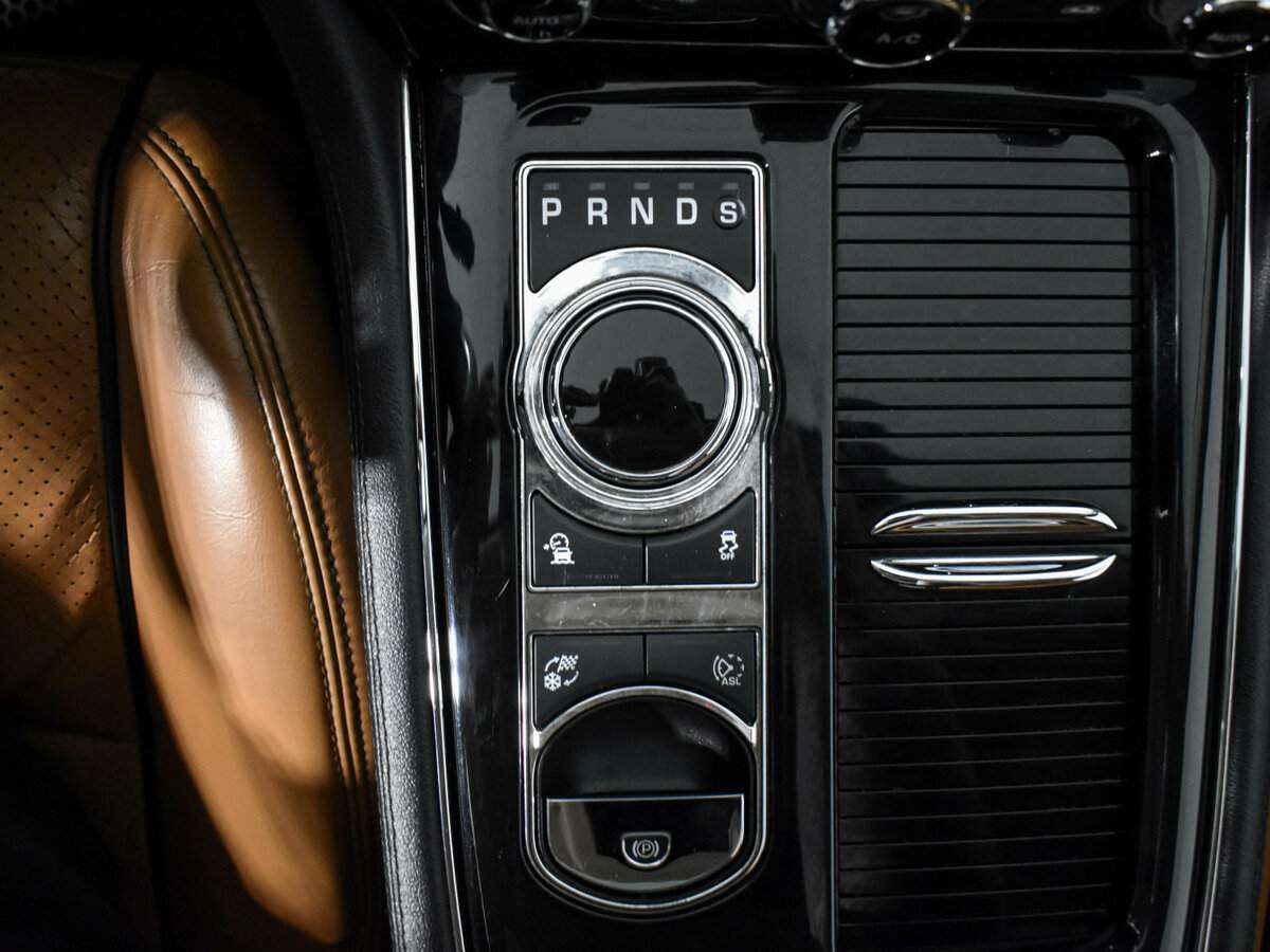 Jaguar XJ с пробегом — 2016 год. Фото: #9