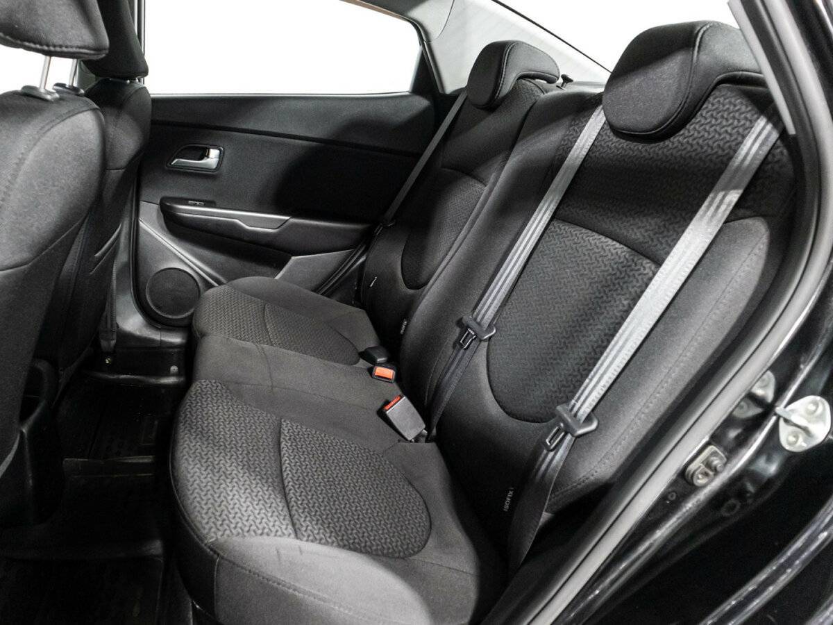 Kia Rio с пробегом — 2015 год. Фото: #9