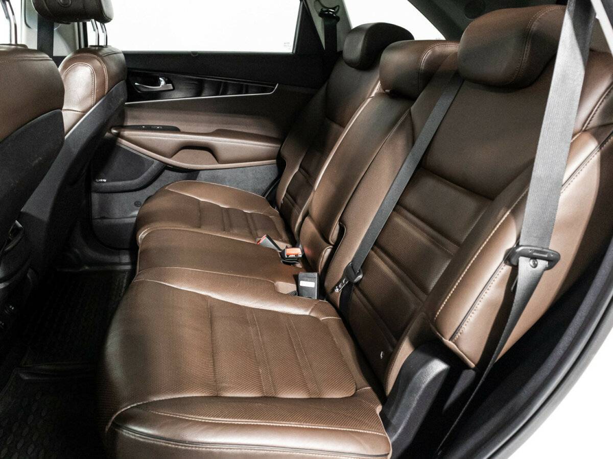Kia Sorento с пробегом — 2017 год. Фото: #9