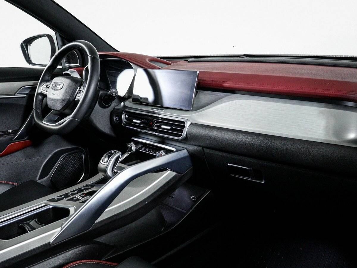 Geely Coolray с пробегом — 2021 год. Фото: #8