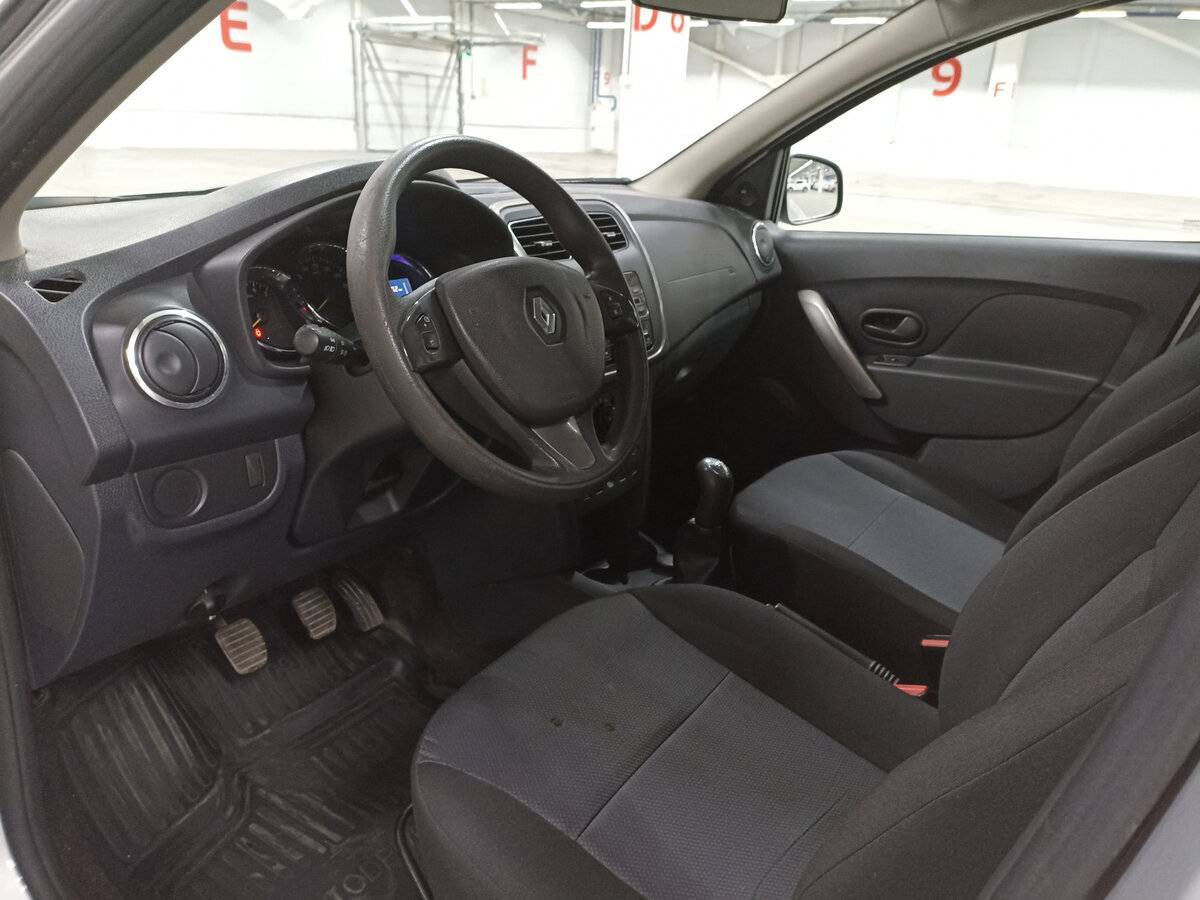 Renault Sandero с пробегом — 2017 год. Фото: #15
