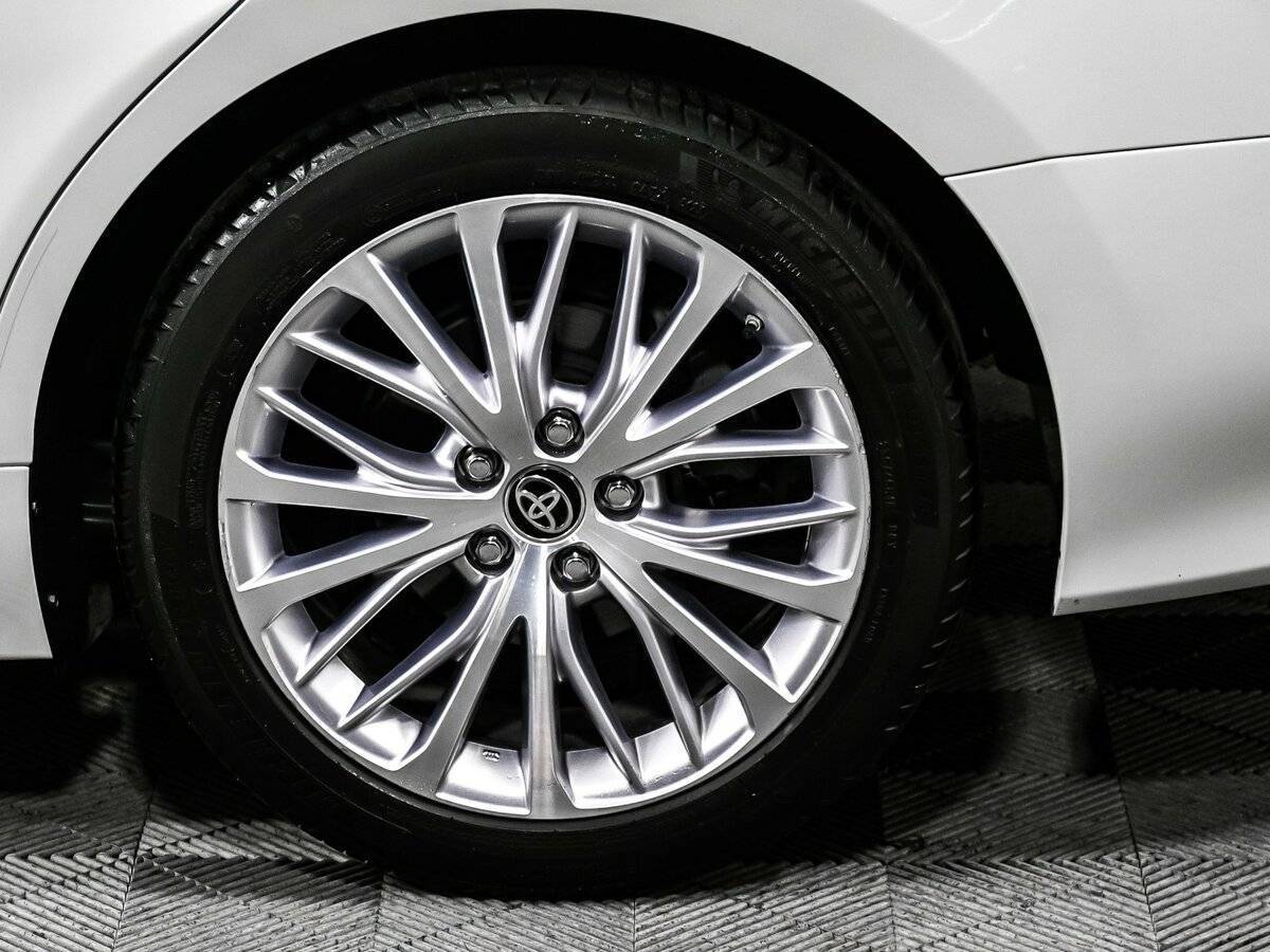 Toyota Camry с пробегом — 2020 год. Фото: #13