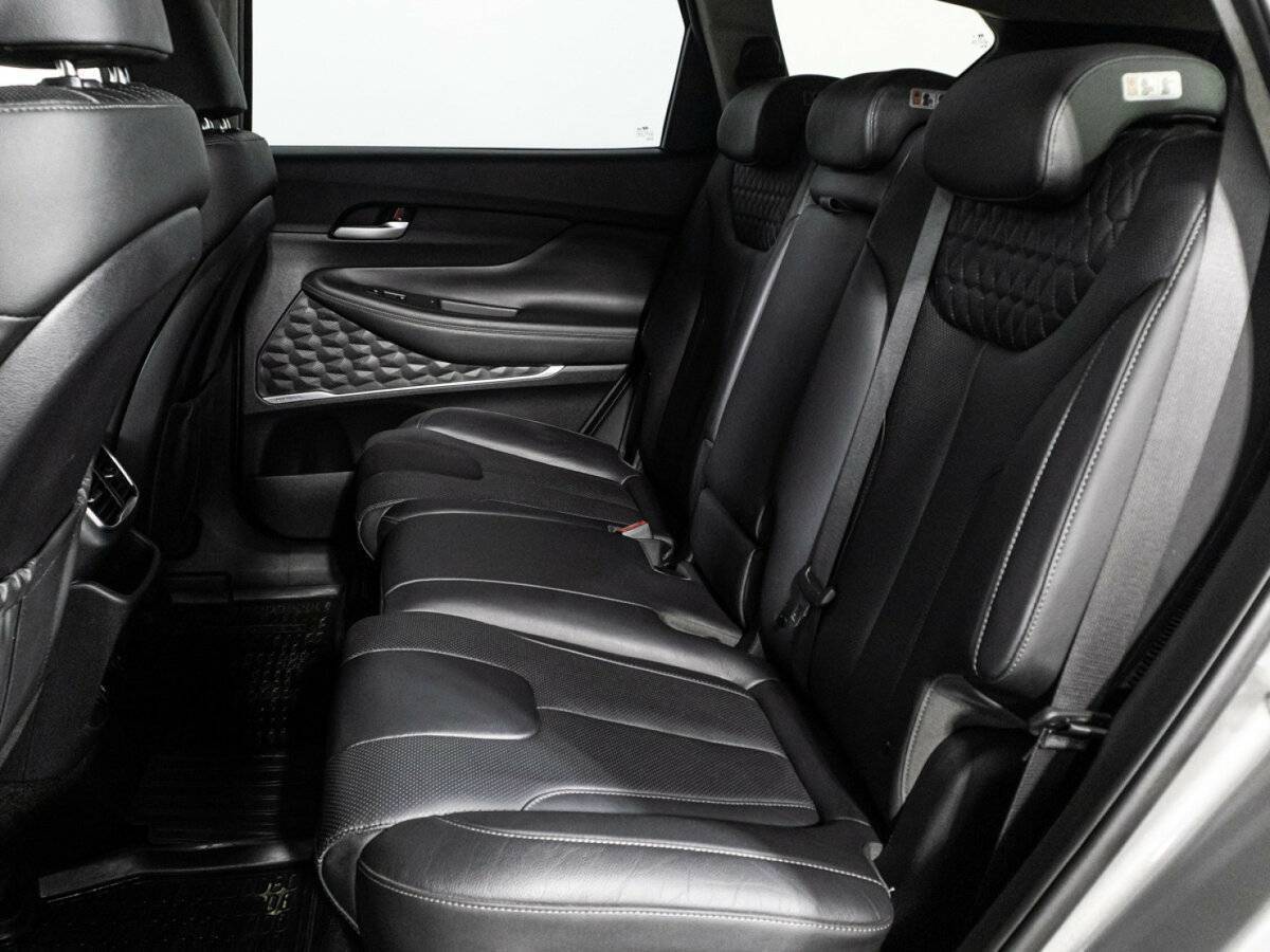 Hyundai Santa Fe с пробегом — 2019 год. Фото: #9