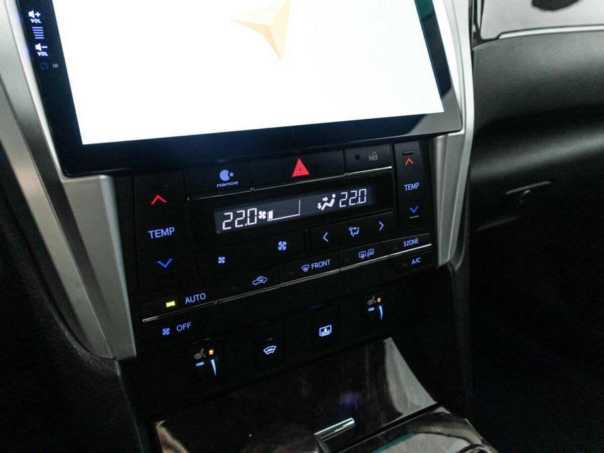 Toyota Camry с пробегом — 2017 год. Фото: #16