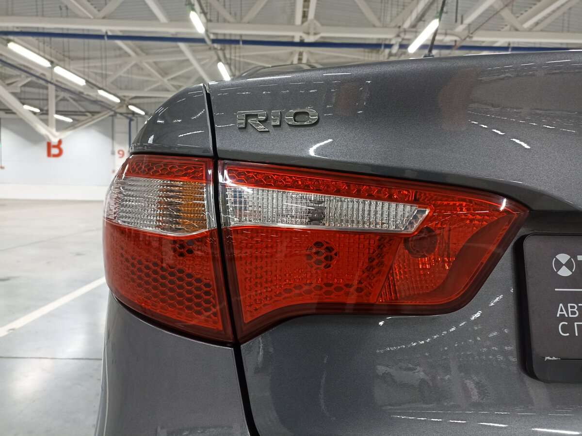 Kia Rio с пробегом — 2013 год. Фото: #8