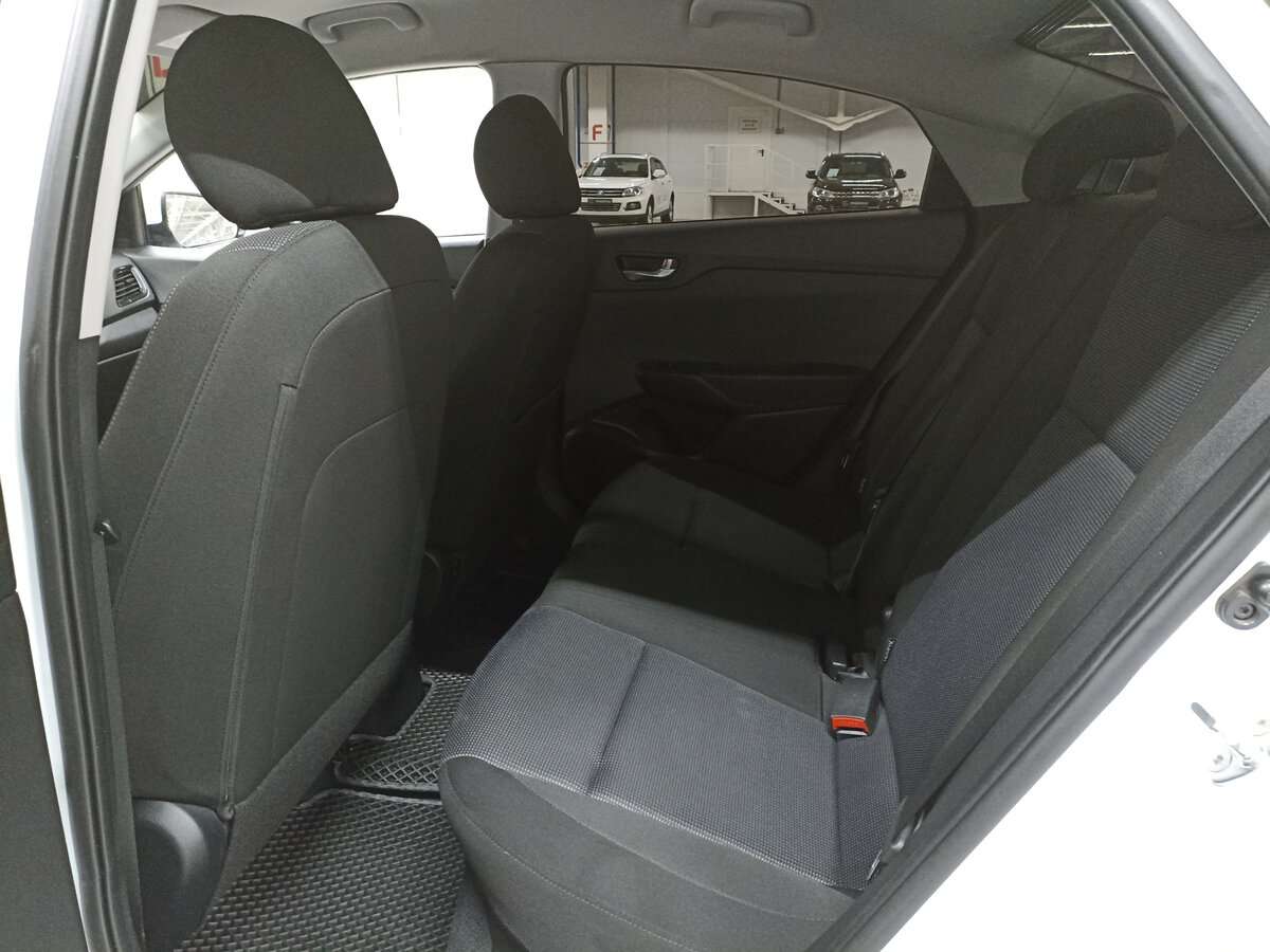 Hyundai Solaris с пробегом — 2021 год. Фото: #11