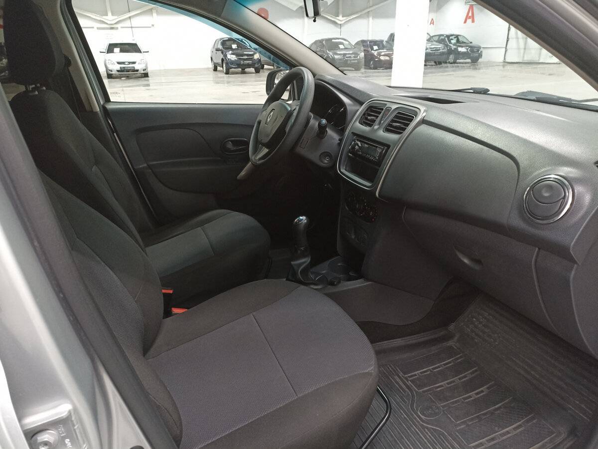 Renault Logan с пробегом — 2017 год. Фото: #10