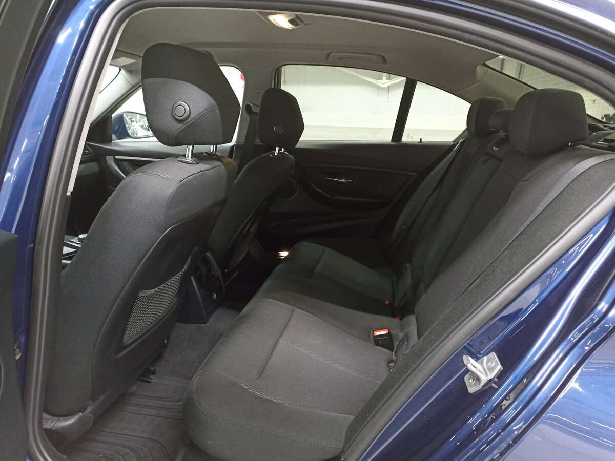 BMW 3 серии с пробегом — 2016 год. Фото: #11