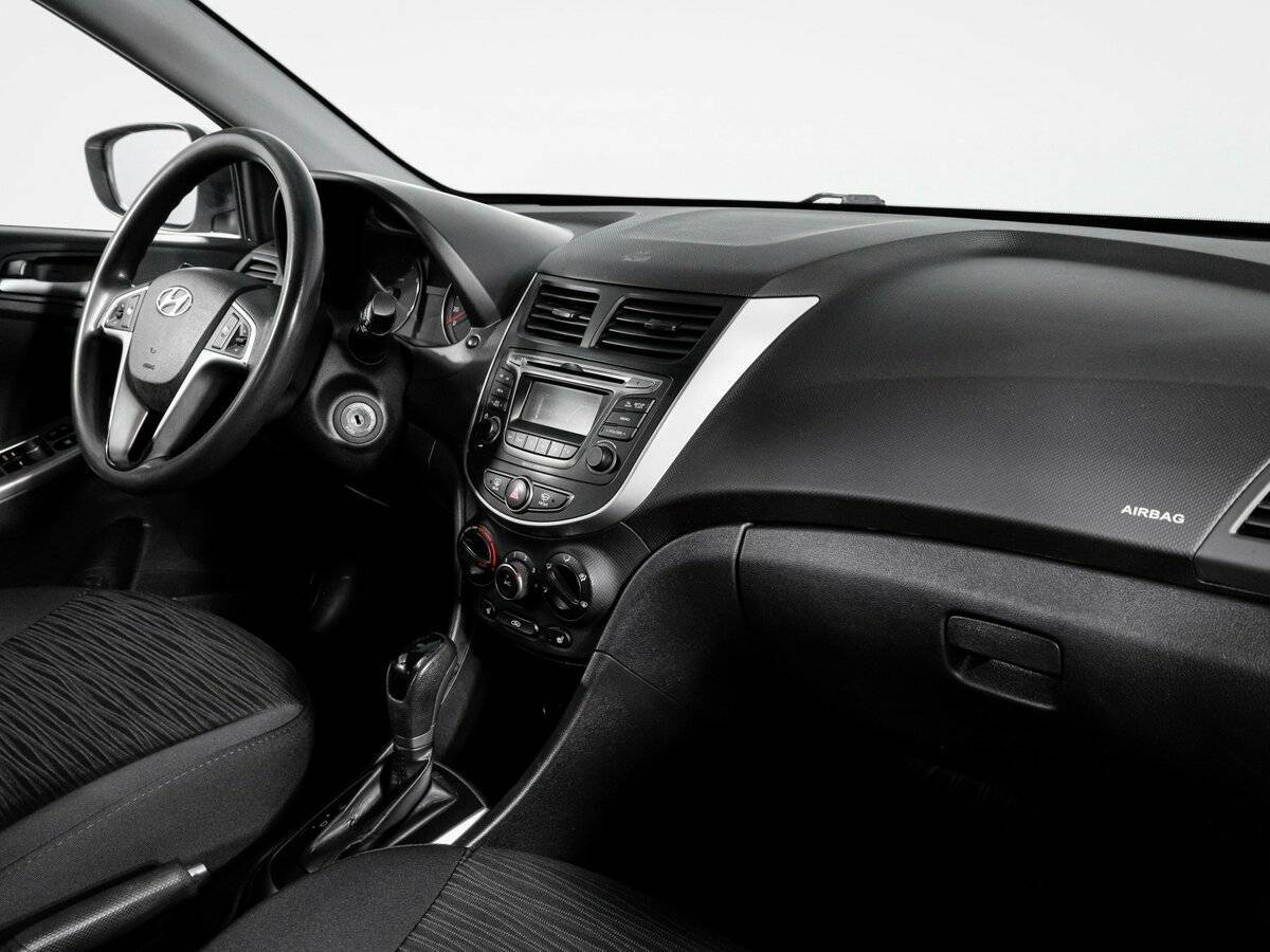 Hyundai Solaris с пробегом — 2016 год. Фото: #8