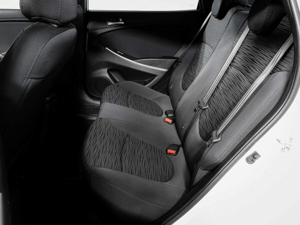 Hyundai Solaris с пробегом — 2016 год. Фото: #9