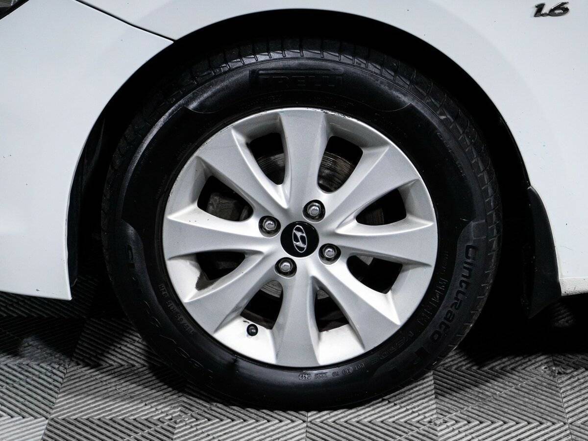 Hyundai Solaris с пробегом — 2016 год. Фото: #14