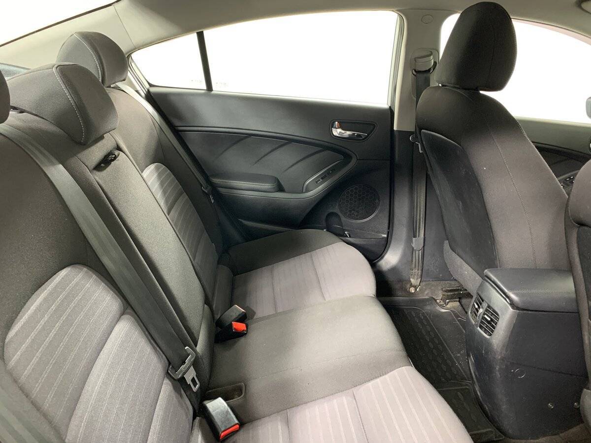 Kia Cerato с пробегом — 2017 год. Фото: #16