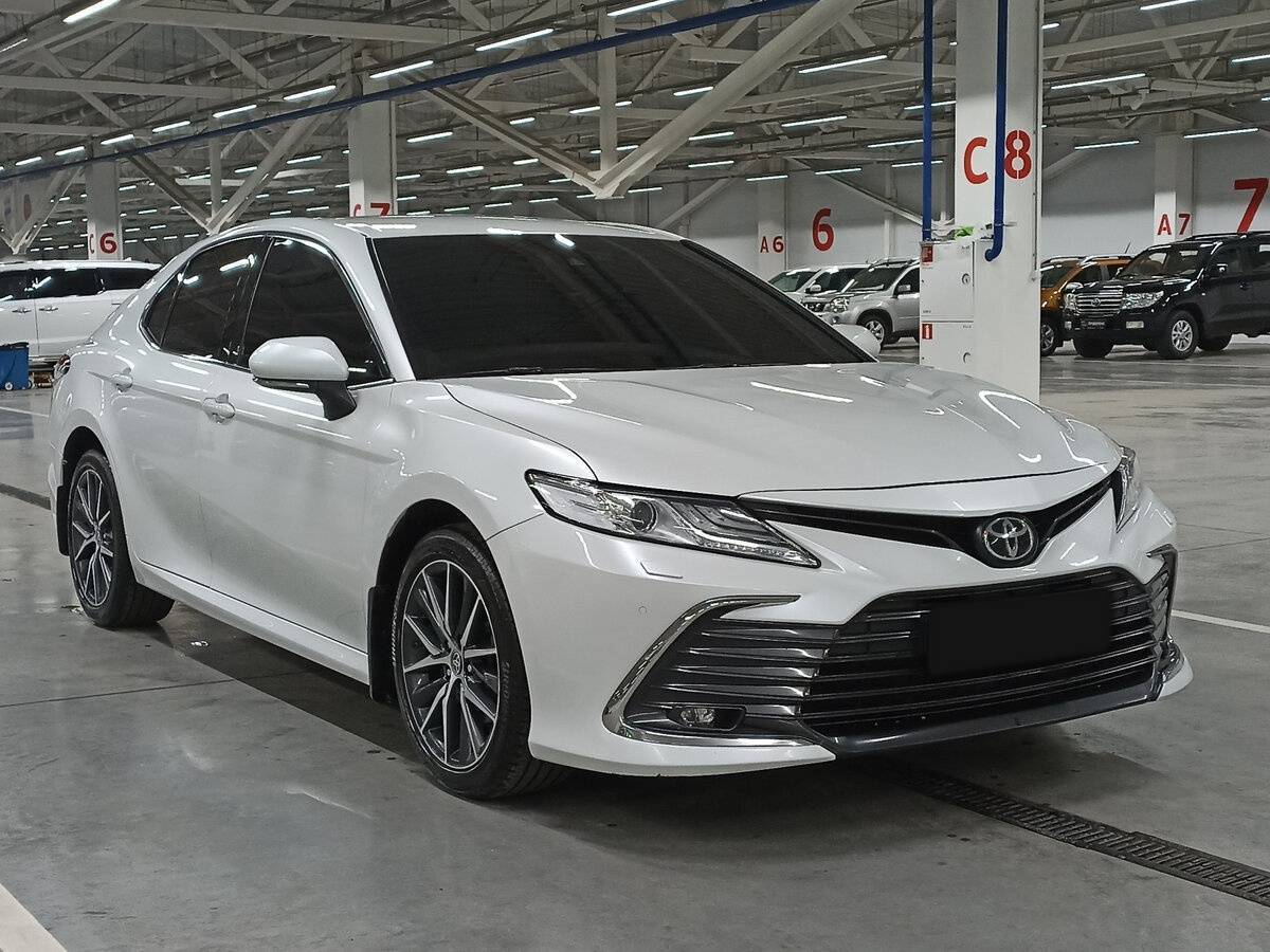 Toyota Camry с пробегом — 2021 год. Фото: #2