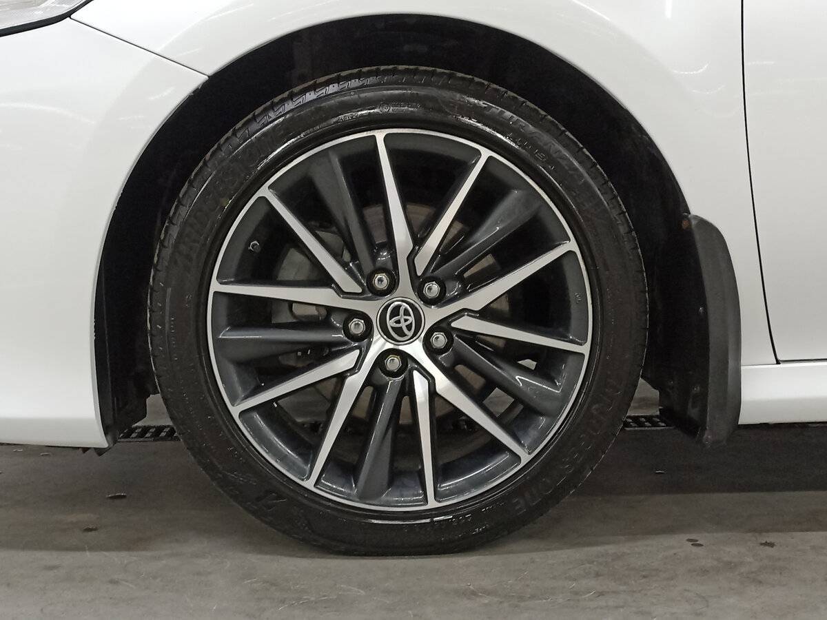 Toyota Camry с пробегом — 2021 год. Фото: #17