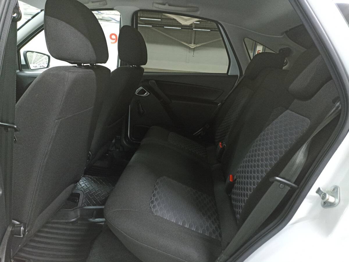 Lada (ВАЗ) Granta с пробегом — 2024 год. Фото: #11