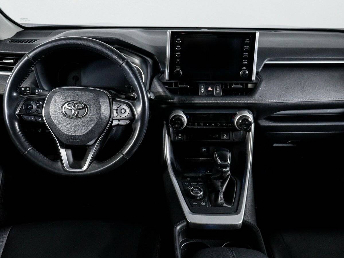 Toyota RAV4 с пробегом — 2019 год. Фото: #11