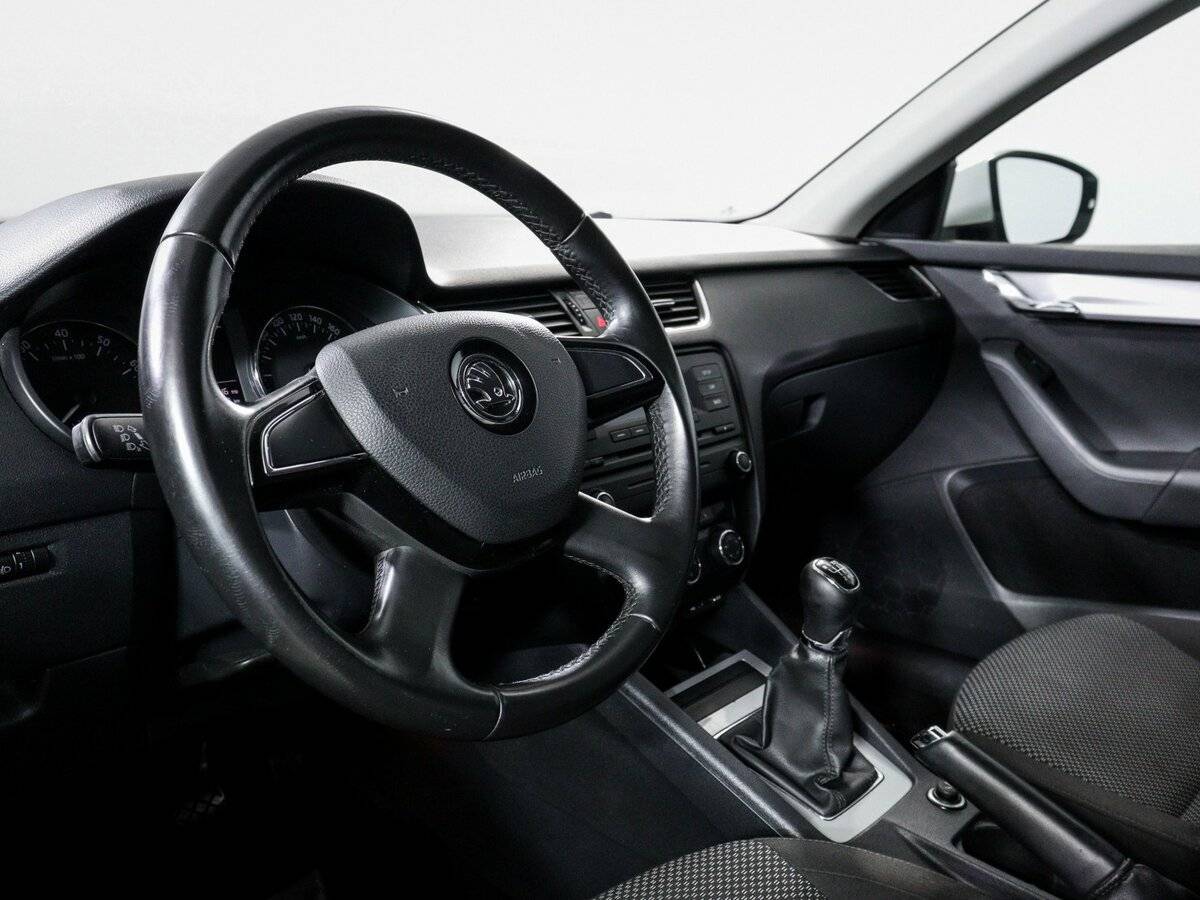 Skoda Octavia с пробегом — 2014 год. Фото: #13