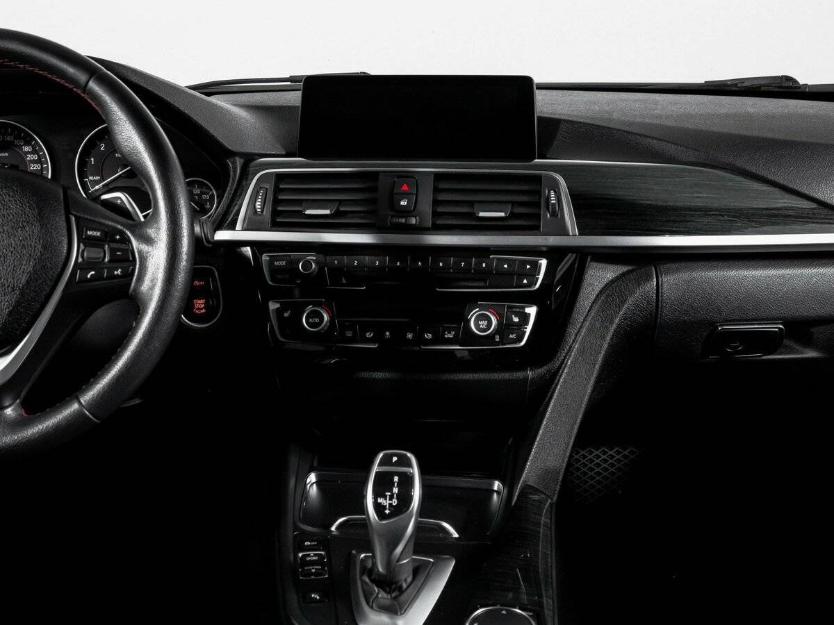 BMW 3 серии с пробегом — 2017 год. Фото: #12