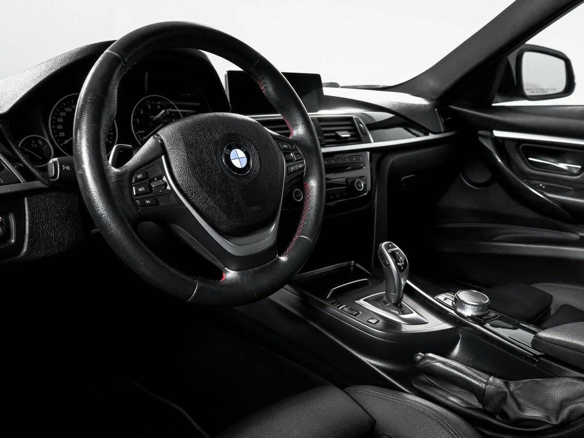 BMW 3 серии с пробегом — 2017 год. Фото: #13