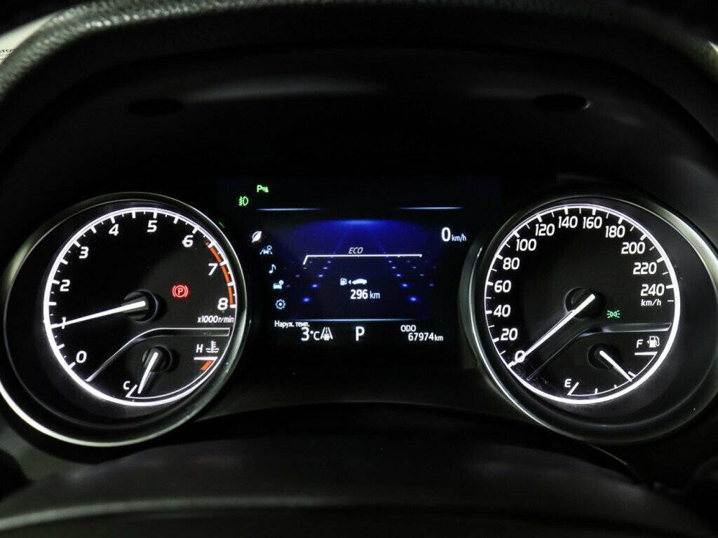 Toyota Camry с пробегом — 2018 год. Фото: #11