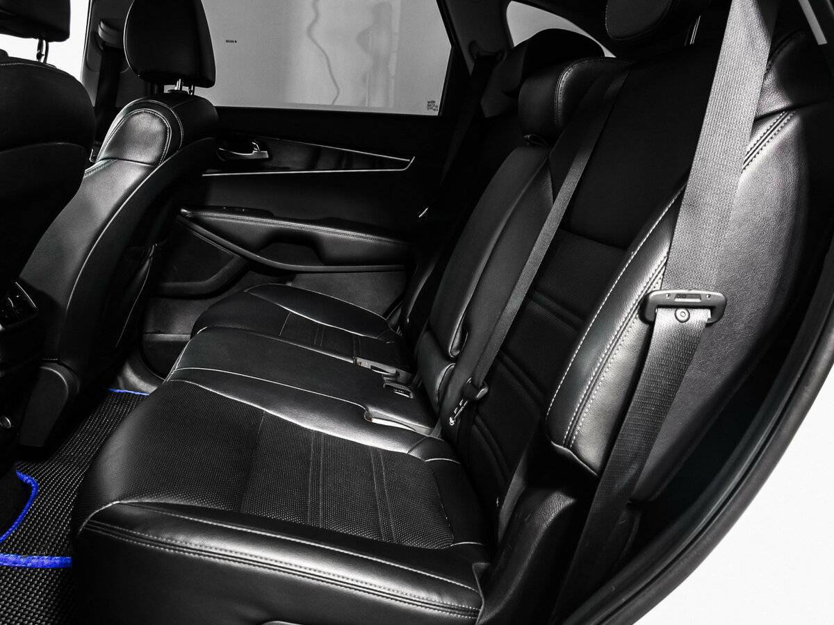 Kia Sorento с пробегом — 2017 год. Фото: #13
