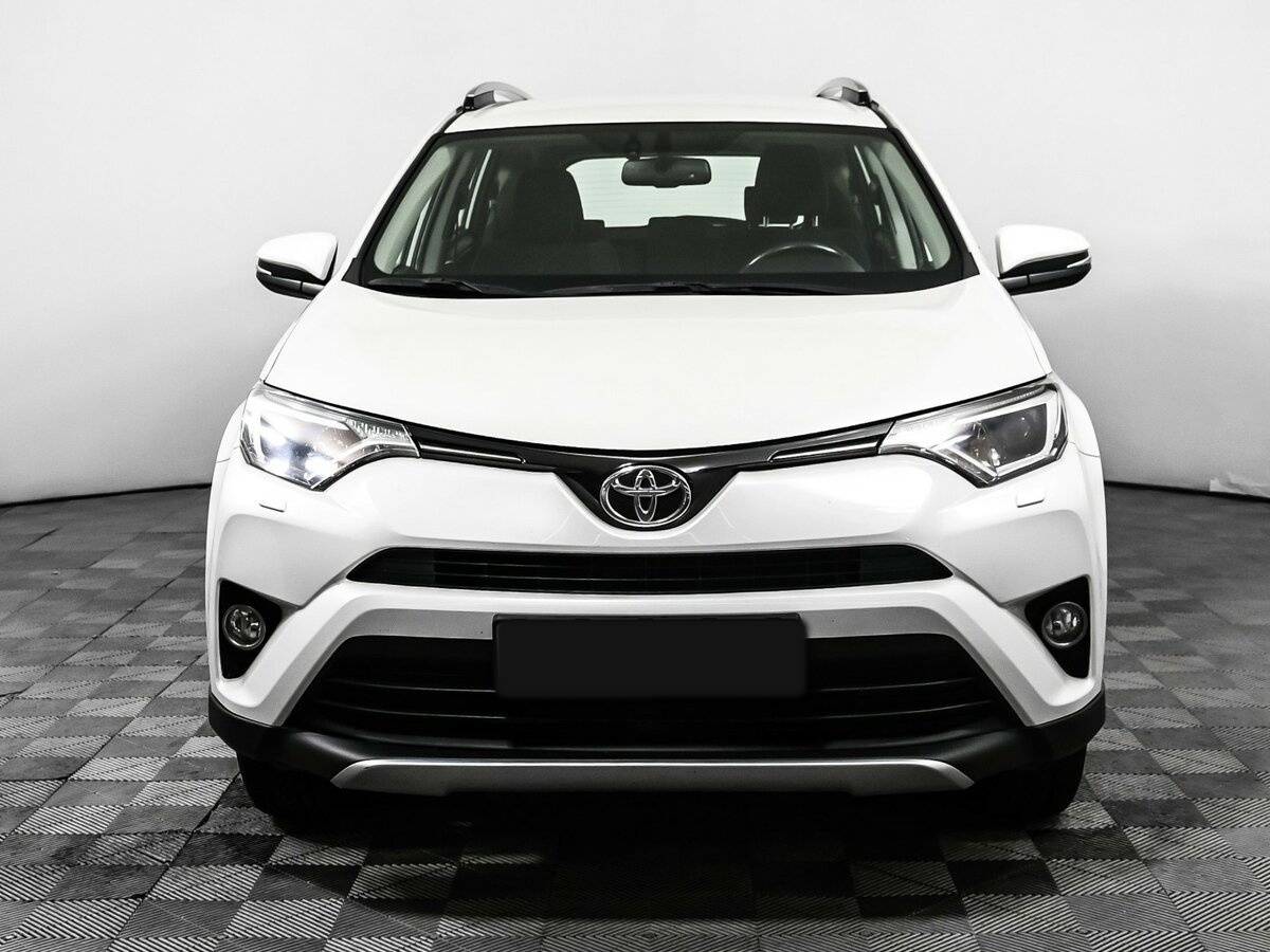 Toyota RAV4 с пробегом — 2017 год. Фото: #1