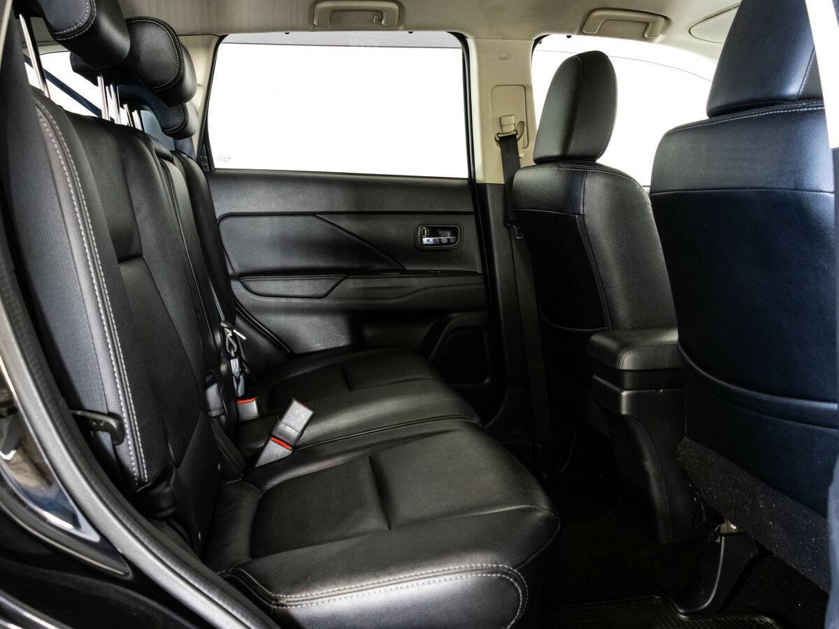 Mitsubishi Outlander с пробегом — 2014 год. Фото: #15