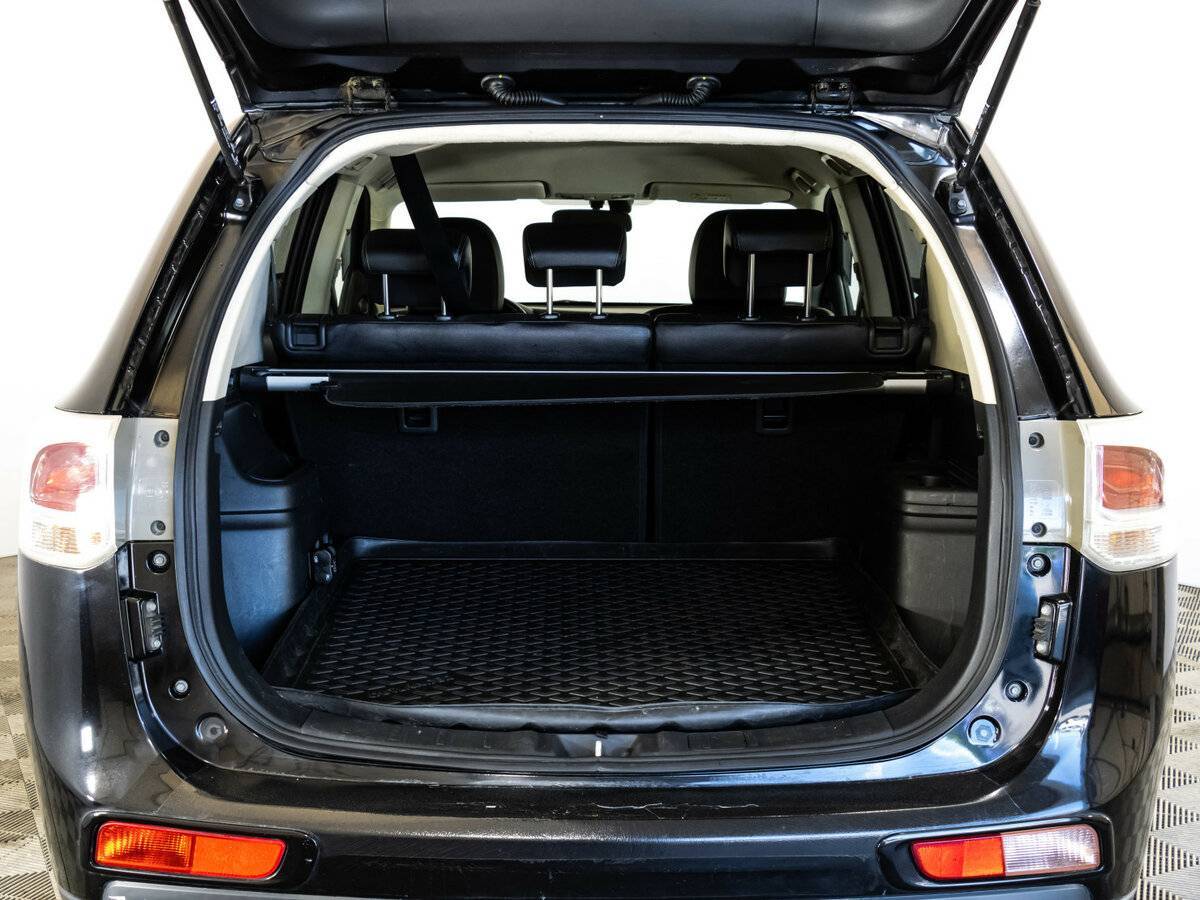 Mitsubishi Outlander с пробегом — 2014 год. Фото: #16