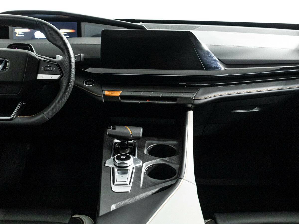 Changan UNI-V с пробегом — 2023 год. Фото: #13