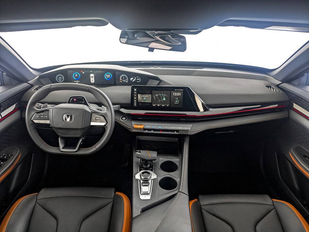 Changan UNI-V с пробегом — 2024 год. Фото: #13