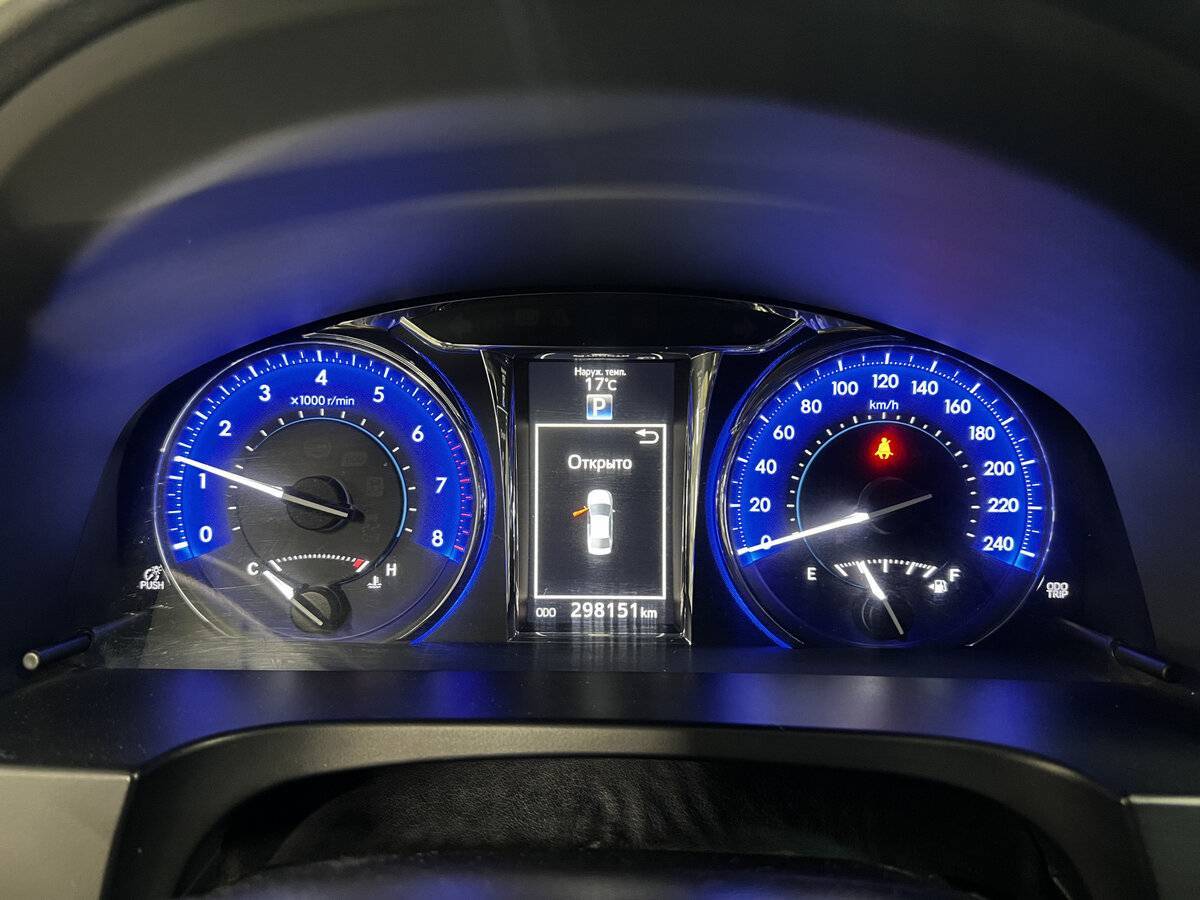 Toyota Camry с пробегом — 2015 год. Фото: #12