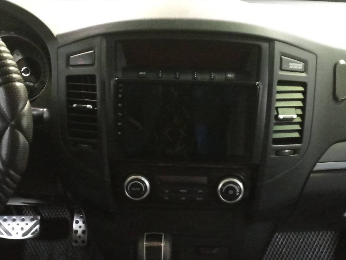 Mitsubishi Pajero с пробегом — 2012 год. Фото: #14