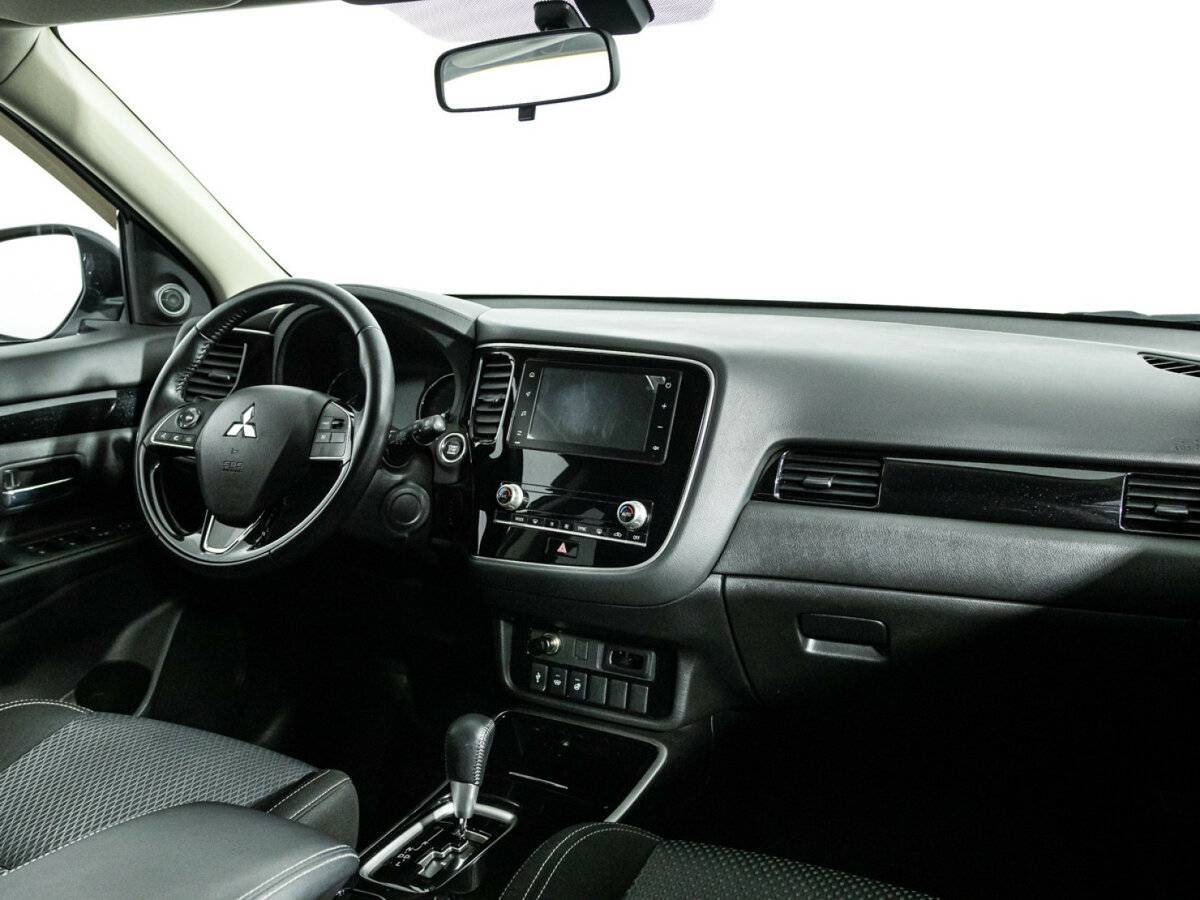 Mitsubishi Outlander с пробегом — 2021 год. Фото: #8