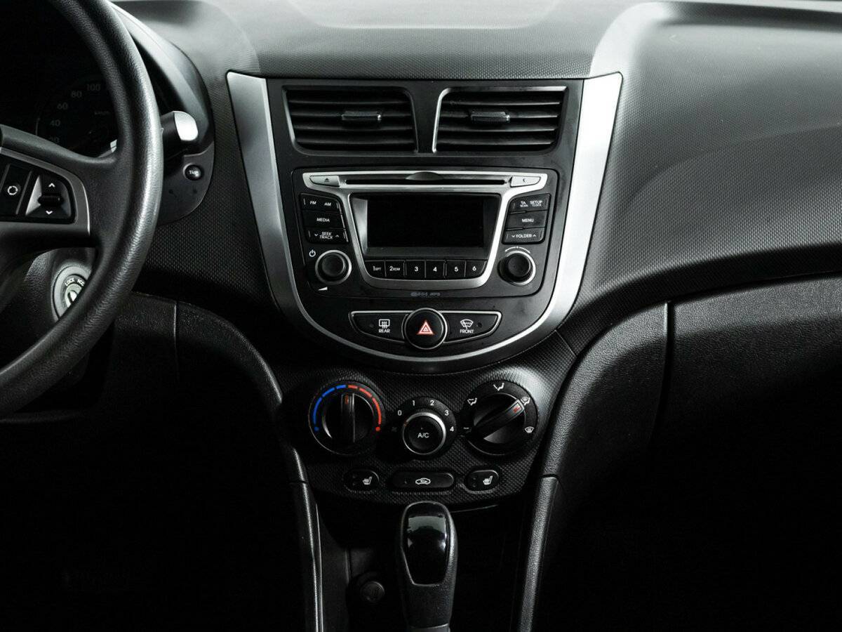 Hyundai Solaris с пробегом — 2016 год. Фото: #13