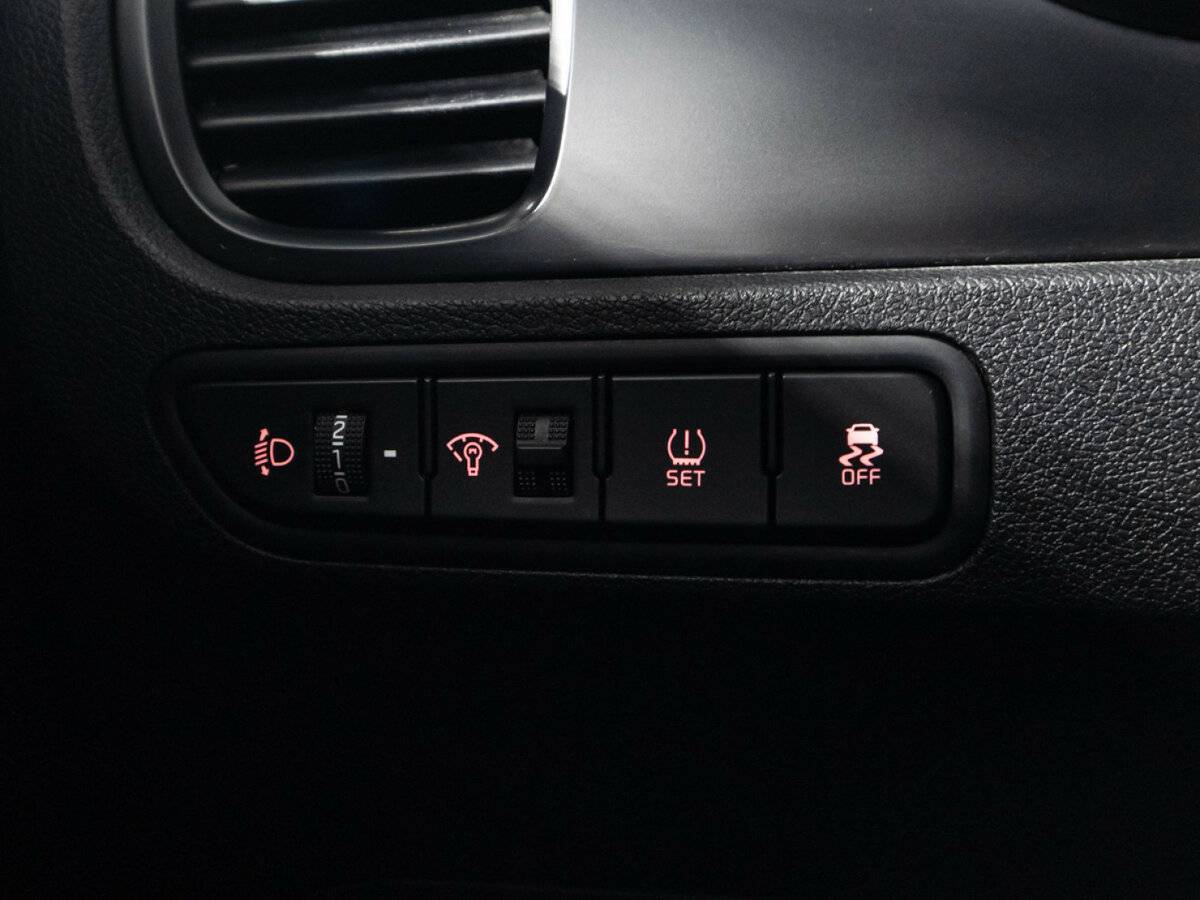 Kia Rio с пробегом — 2020 год. Фото: #18