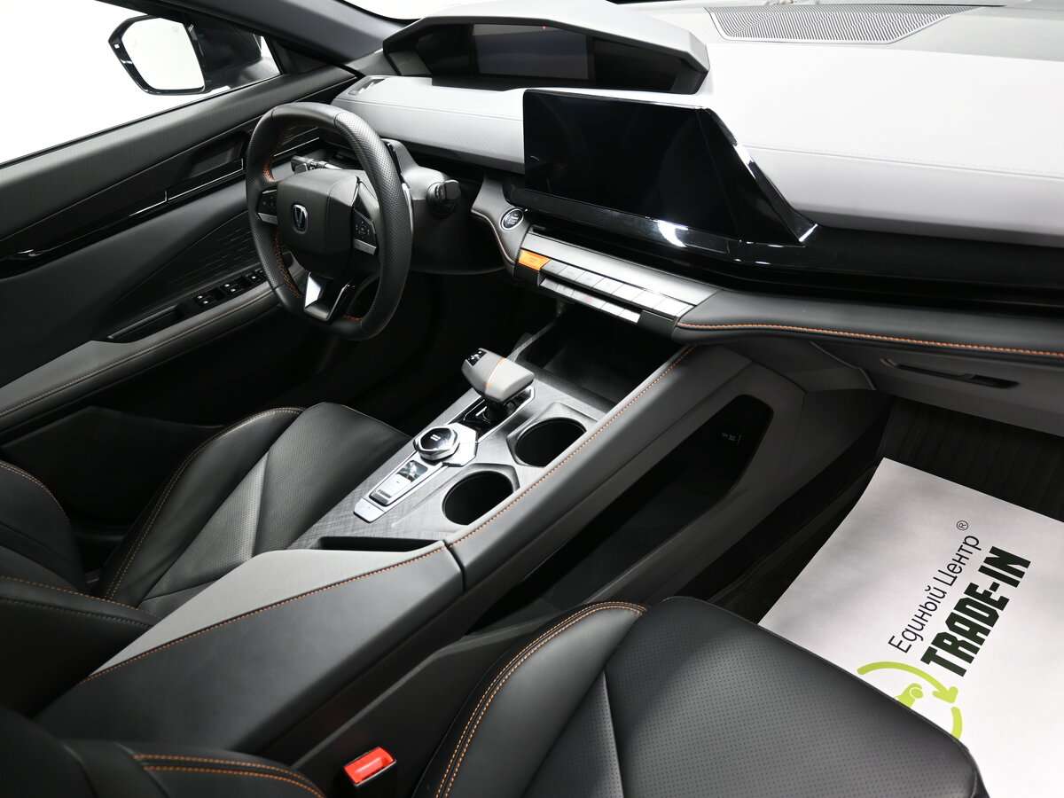 Changan UNI-V с пробегом — 2023 год. Фото: #12